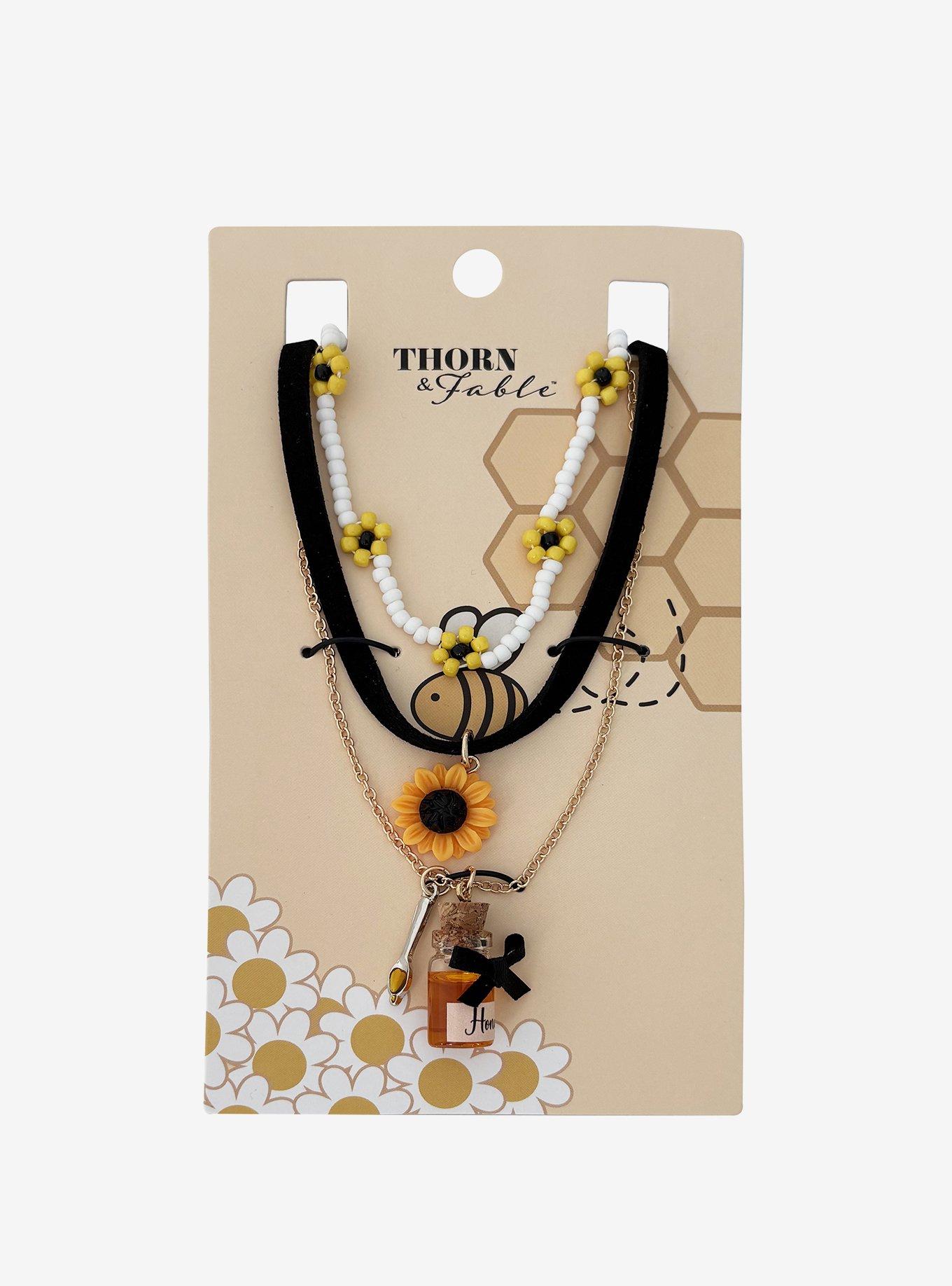 Thorn & Fable Honey Flower Necklace Set, , hi-res