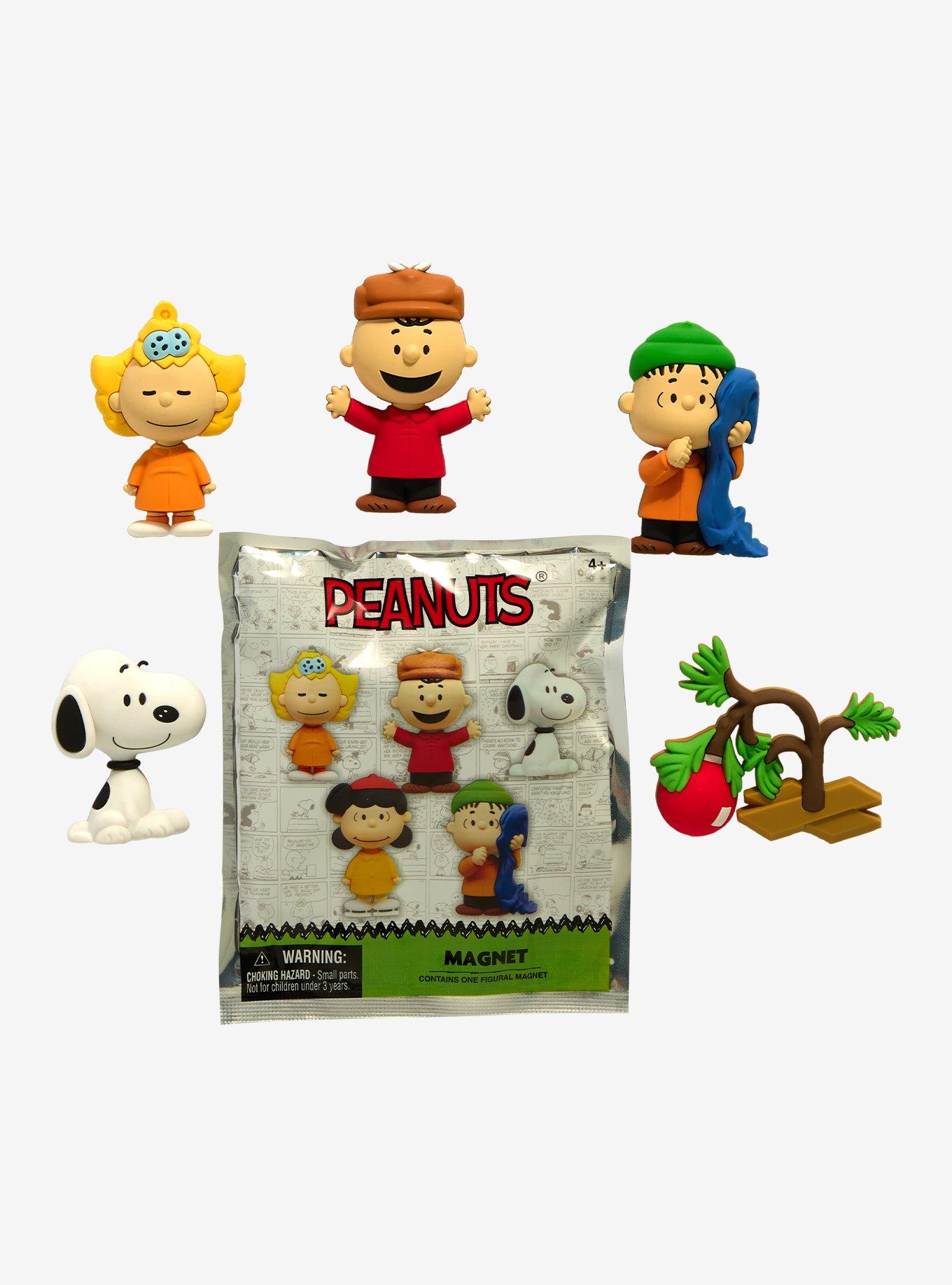 Peanuts Winter Blind Bag Magnet, , hi-res