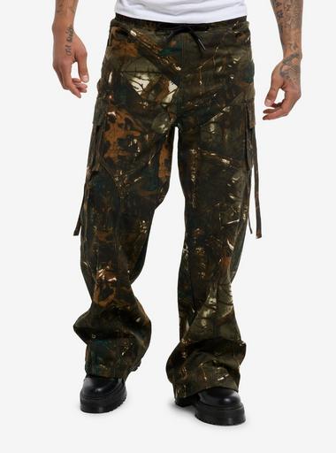 【DISCERNMENT】Chillin Camouflage Cargo Pants DISCERNMENT】Chillin Camouflage Cargo Pants (DISCERNMENT