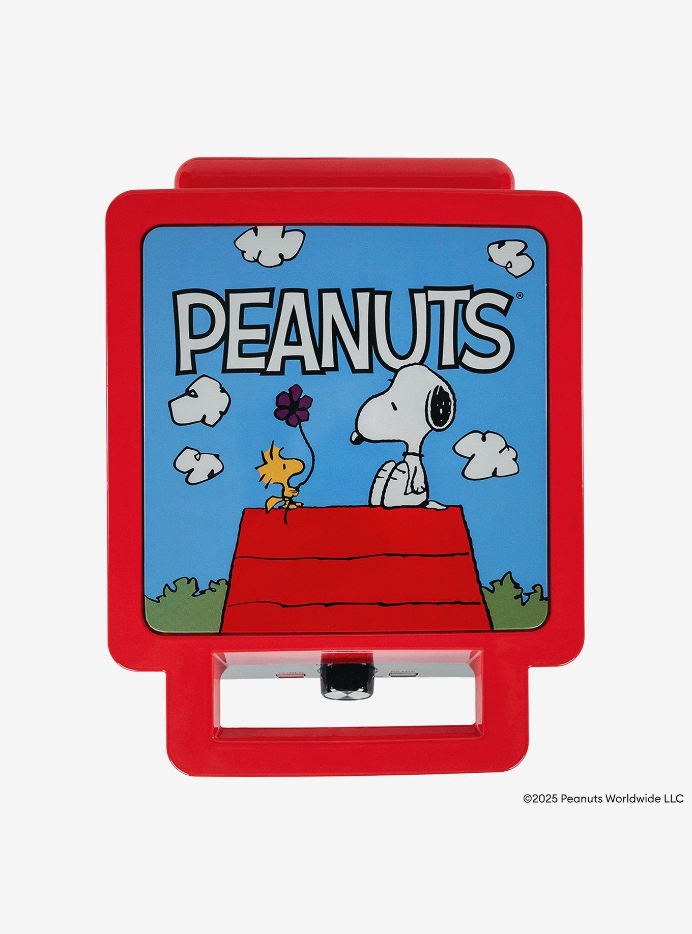 Peanuts by Schulz Snoopy & Woodstock Waffle Maker