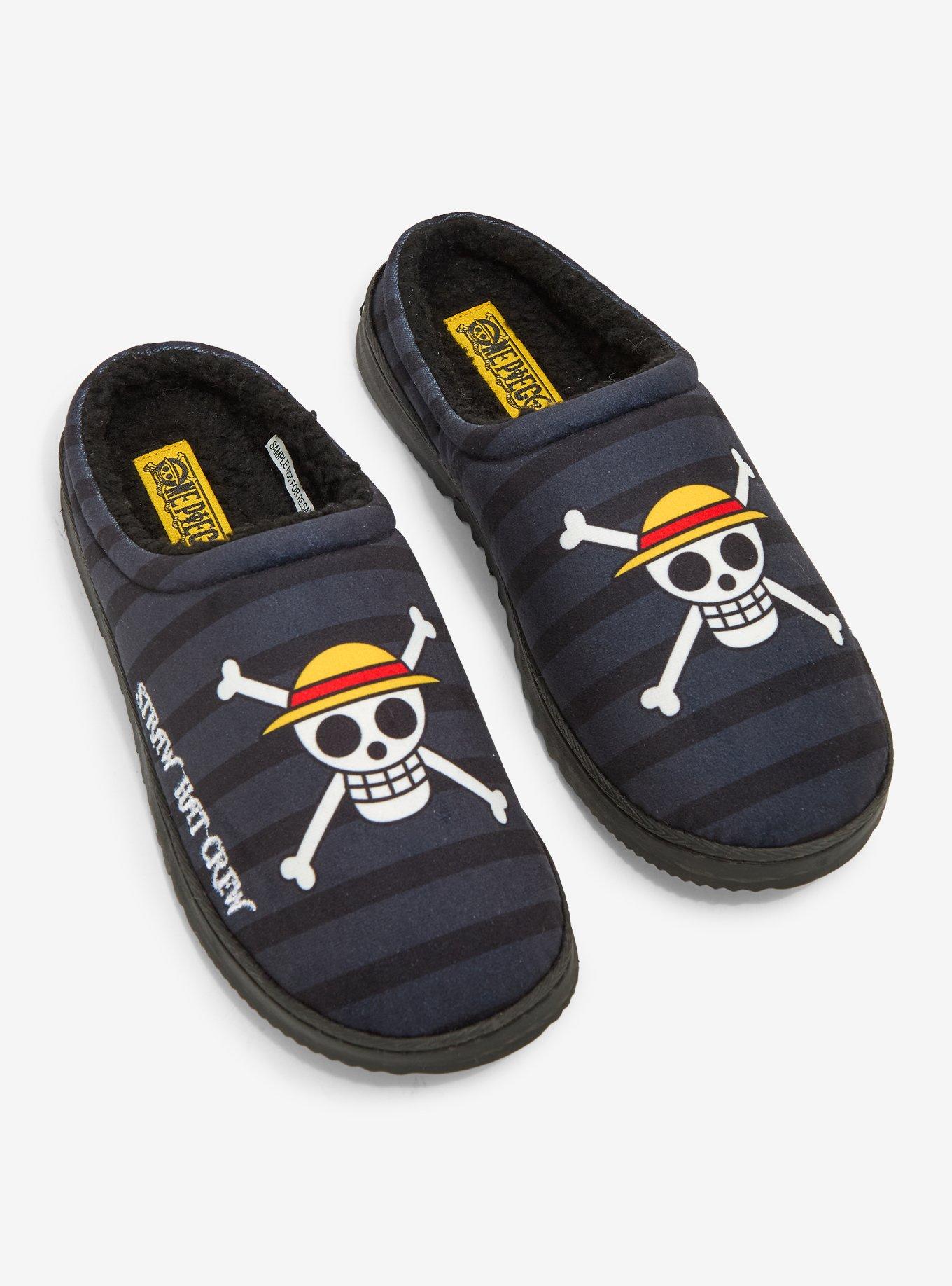 One Piece Slides Mens 9 Black New Straw Hat Pirates Jolly Roger EVA Sandals One Piece Straw Hat Jolly Roger Slipper Socks with Grippers  main image 3