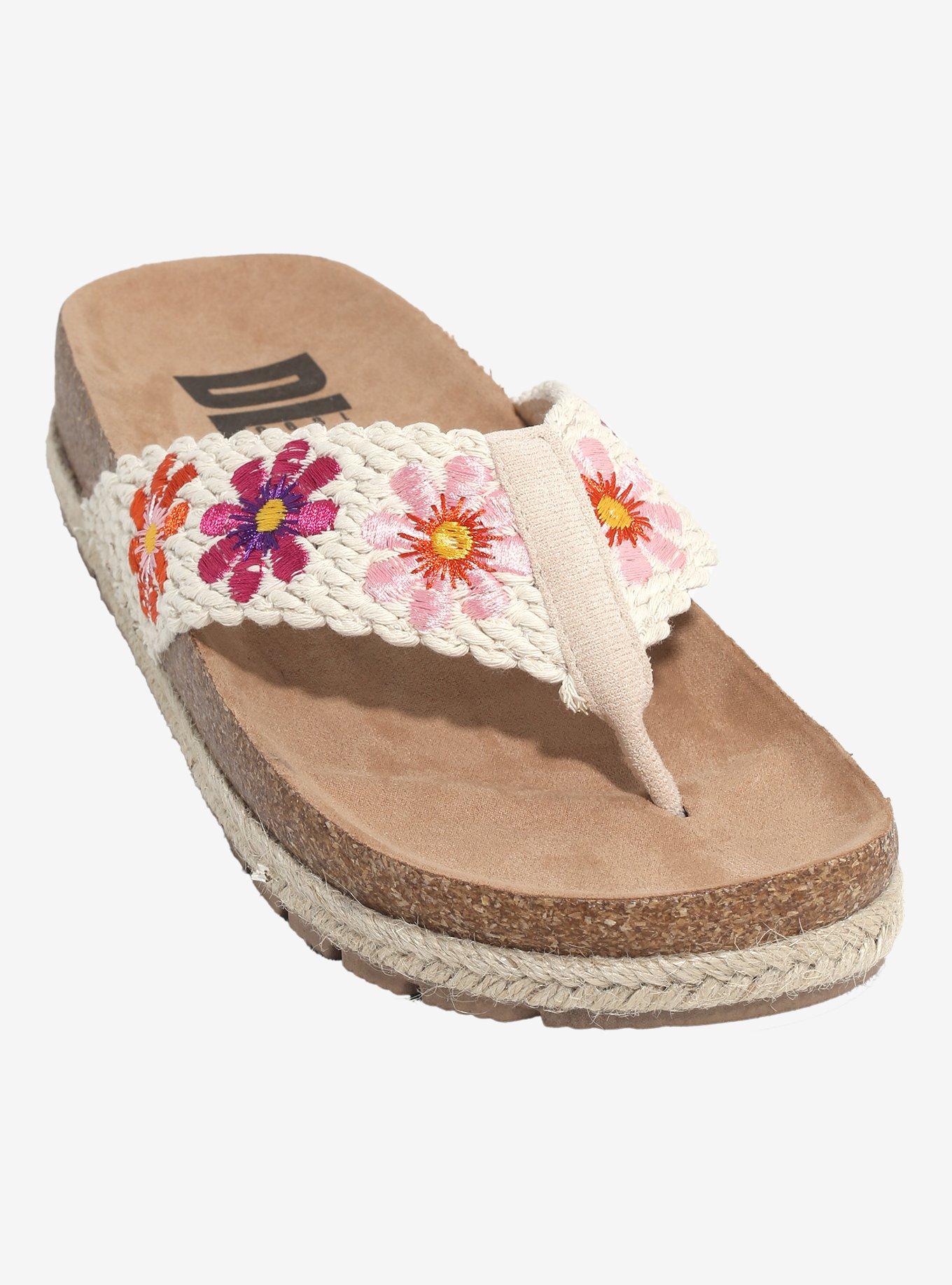 CHNLNDRY Dirty Laundry White Tigerlily Floral Sandals