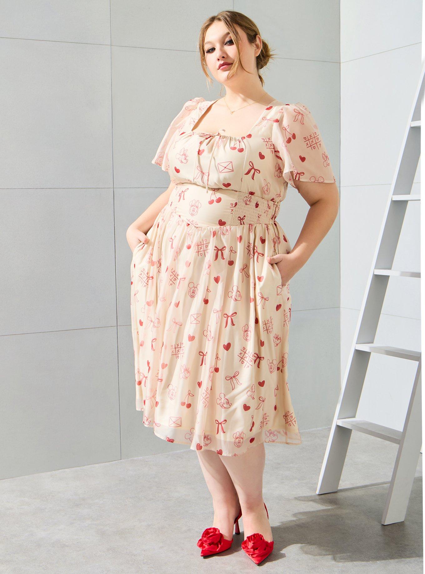 Disney Mickey & Minnie Mouse Valentine's Day Icons Plus Size Smock