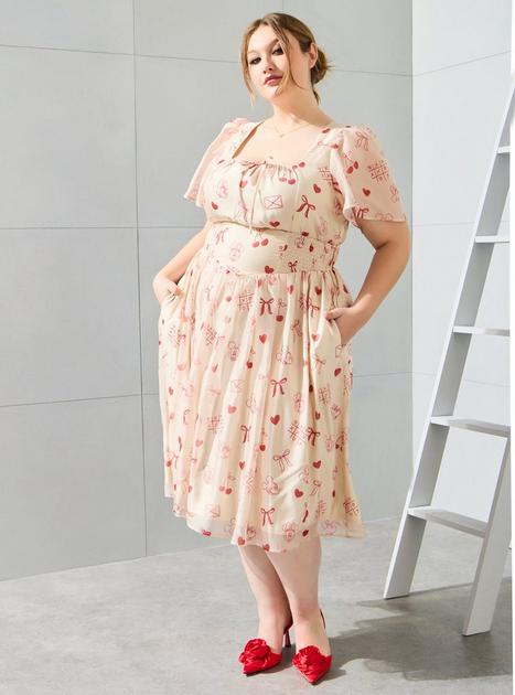 Disney Mickey & Minnie Mouse Valentine's Day Icons Plus Size Smock