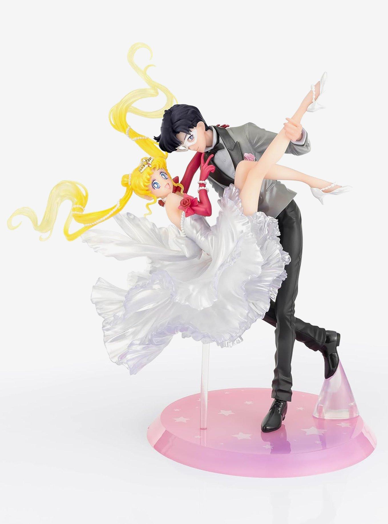 Bandai Namco Sailor Moon FiguartsZero Chouette Usagi and Tuxedo Mask (Moonlight Glow Edition) Figure, , hi-res