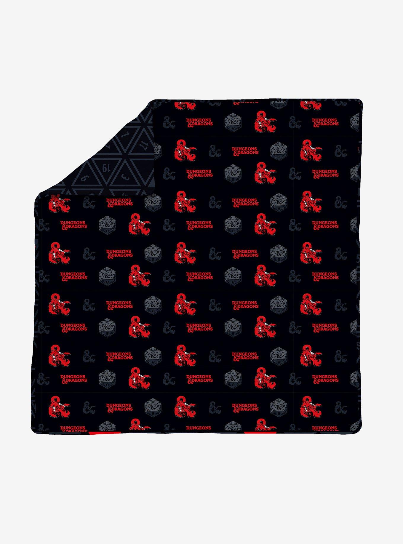 Dungeons & Dragons Nat D20 Full/Queen Quilted Blanket, , hi-res