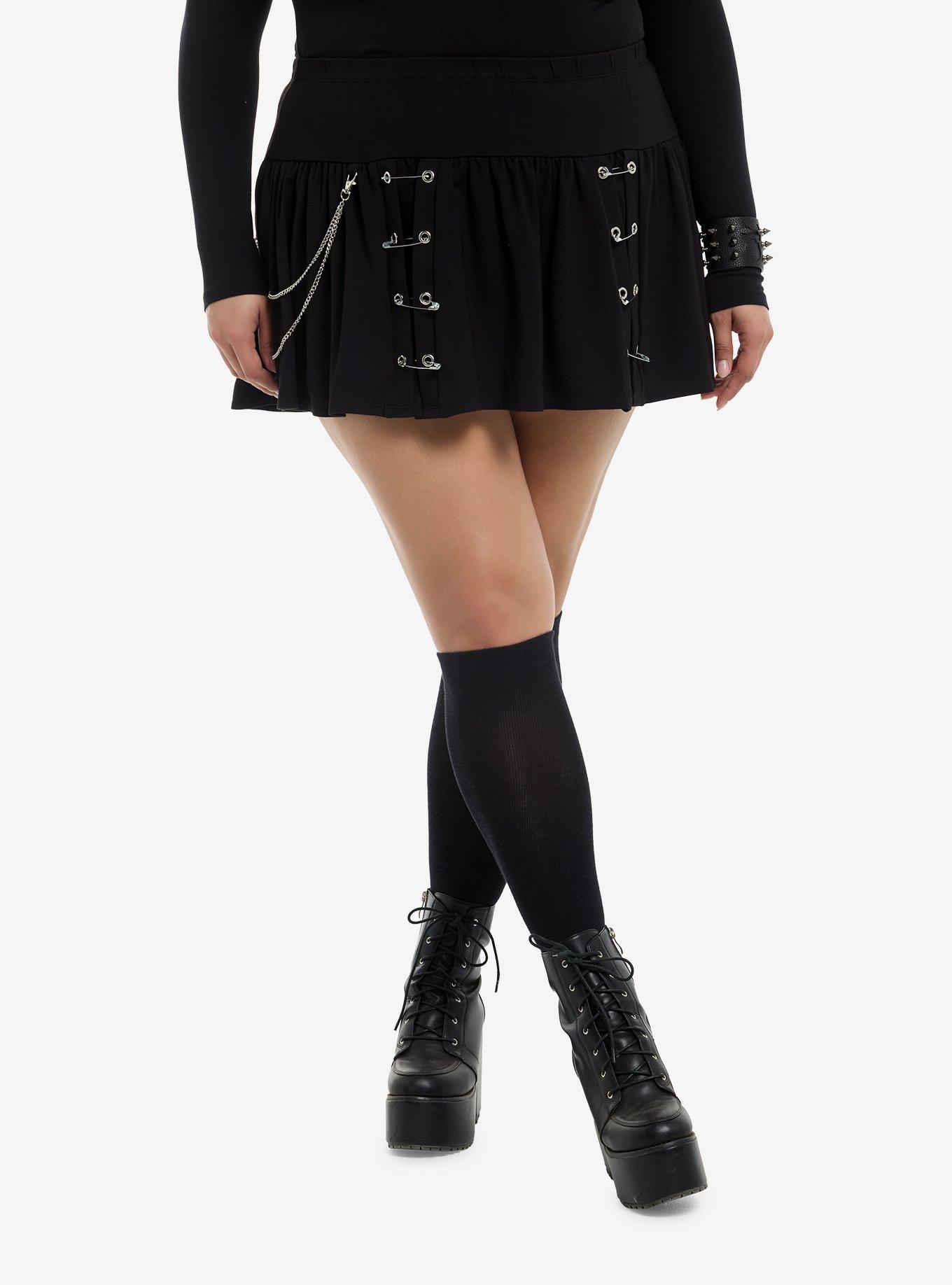 Social Collision Black Safety Pin Pleated Mini Skirt Plus Size, , hi-res