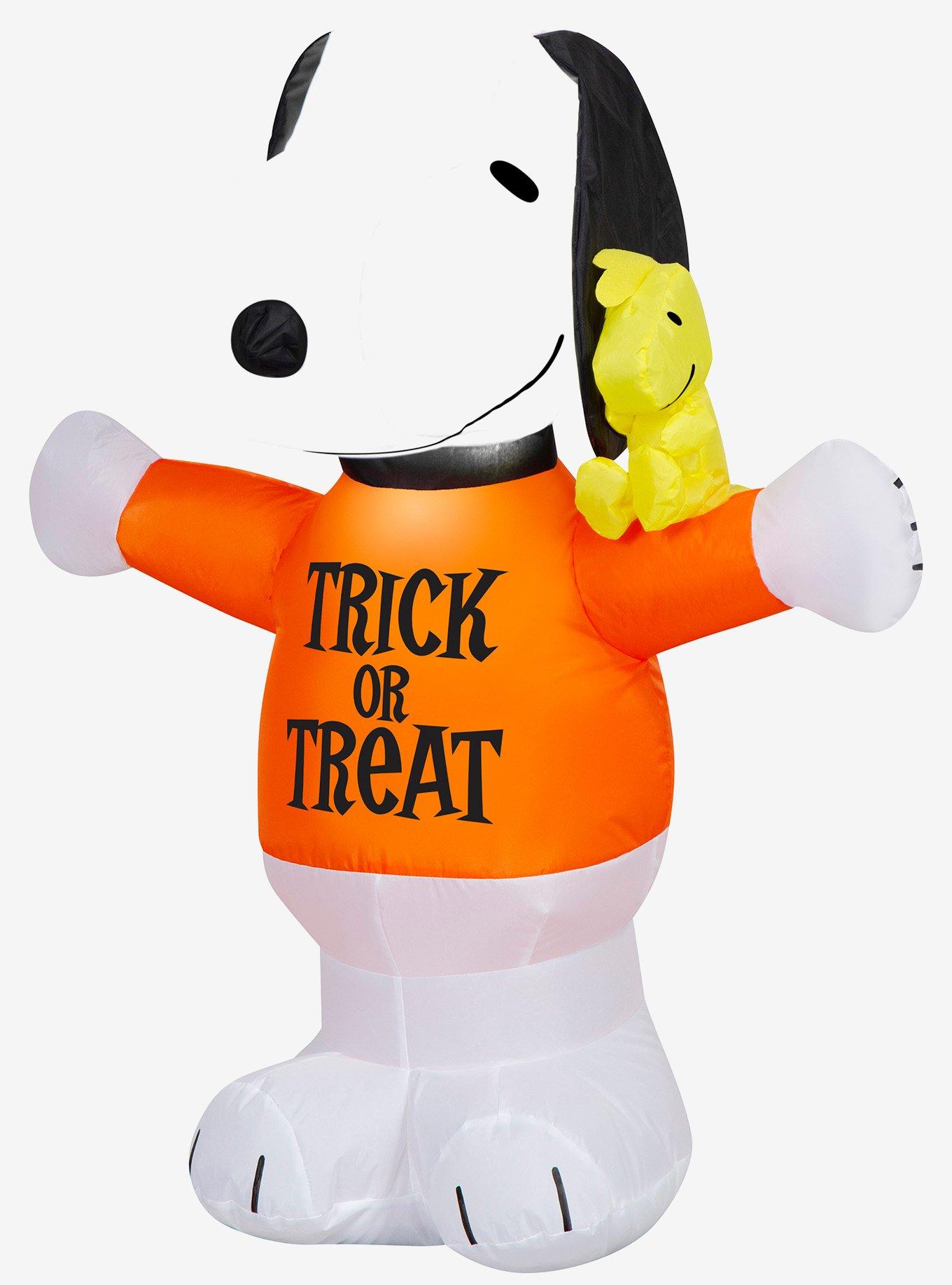 Peanuts Snoopy in Trick or Treat Shirt with Woodstock Airblown Inflatable, , hi-res