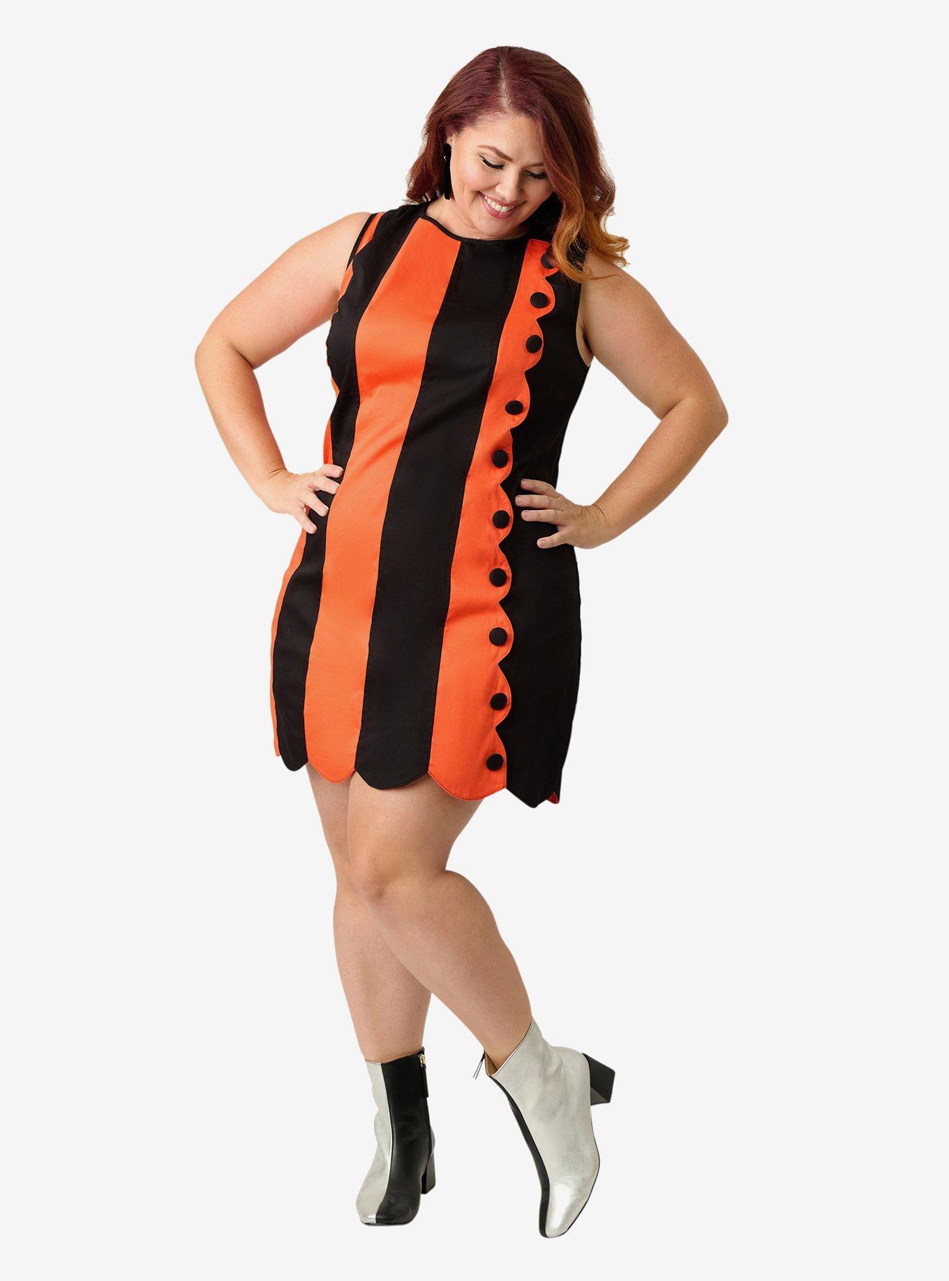 UNIQUEVINTAGE Smak Parlour Plus Size Orange and Black Sleeveless Scalloped Panel Shift Dress