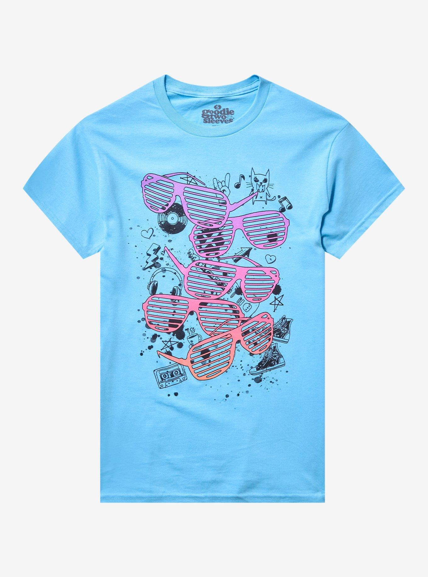 Hot Topic Queen Crest T-Shirt at Foxvalley Mall in Aurora, IL, image size:1360x1836