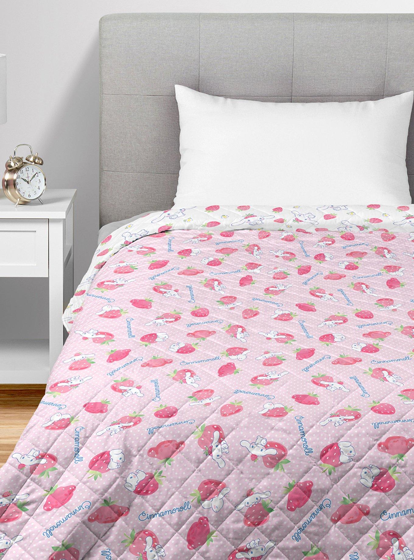 Cinnamoroll Strawberry Polka Dot Quilted Throw Blanket, , hi-res