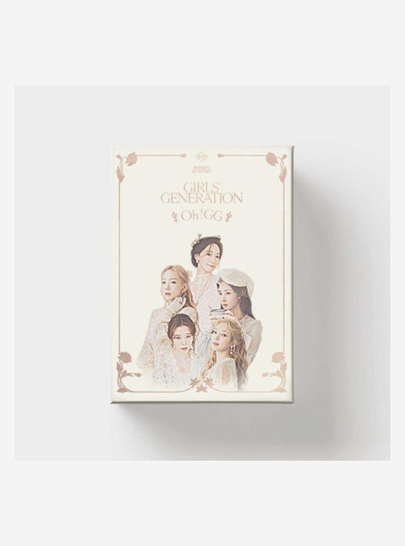 Girls' Generation 2022 Season's Greetings (Desk Calendar 120pg Hard Cover Diary), , hi-res