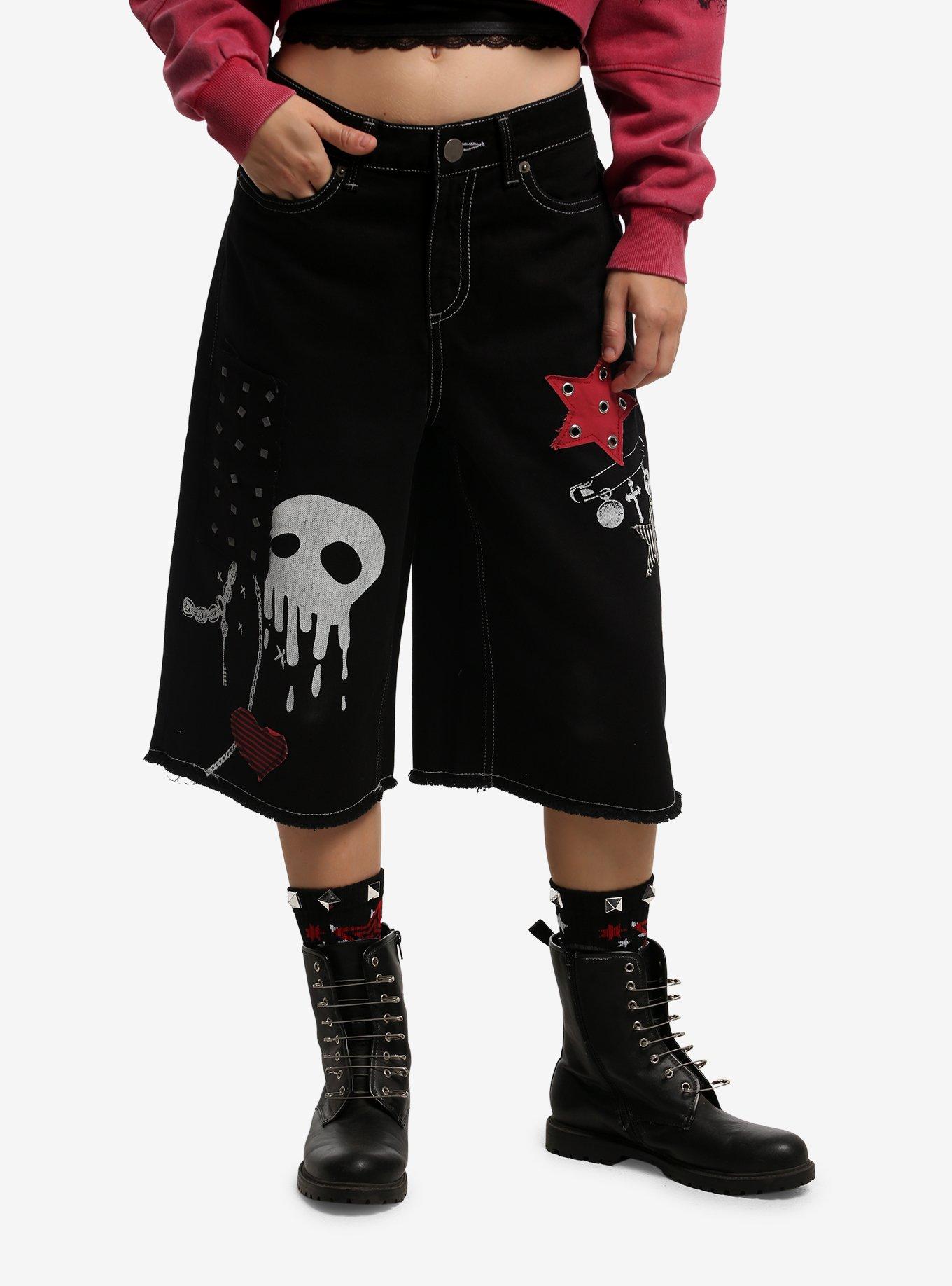 HOTTOPIC Skull Paint Star Patch Print Jorts