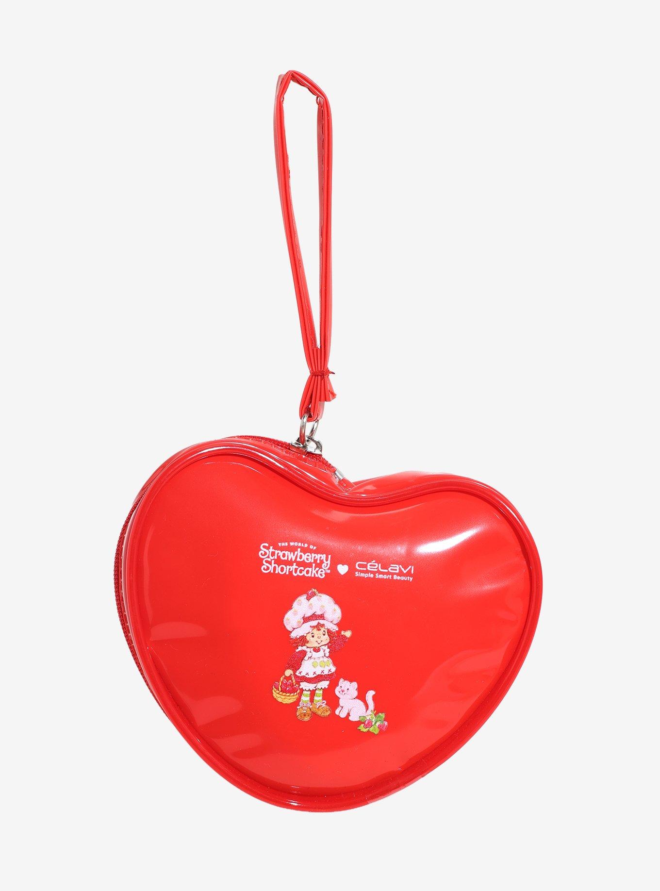 専用になりました❤️ strawberry shortcakeウォールポケット❤️ Célavi Strawberry Shortcake Powder Puff Set | Hot Topic
