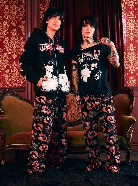 Jake & Johnnie Portrait Hearts Pajama Pants | Hot Topic