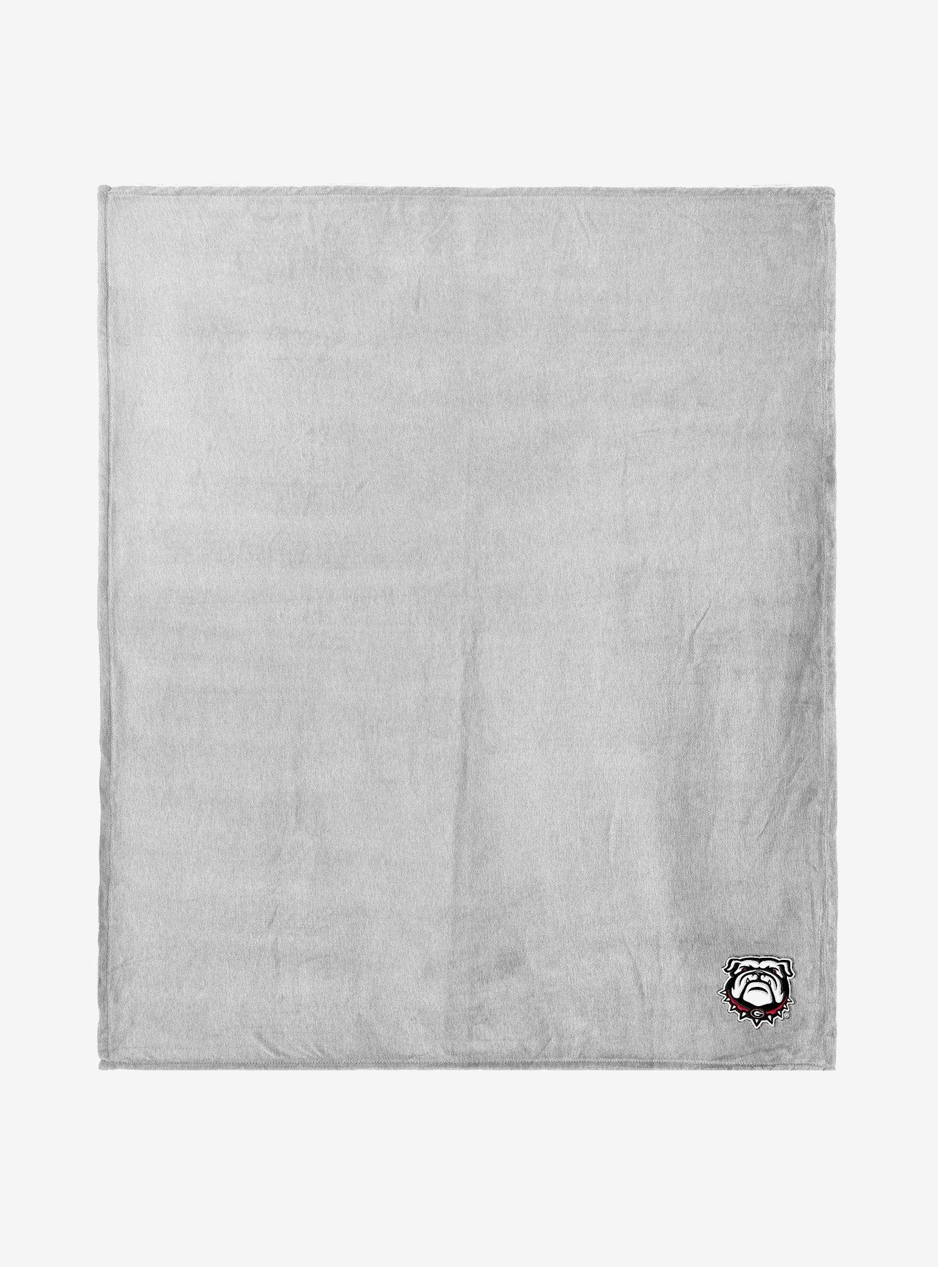 NCAA Georgia Bulldogs Logo Sweatshirt Throw Blanket, , hi-res