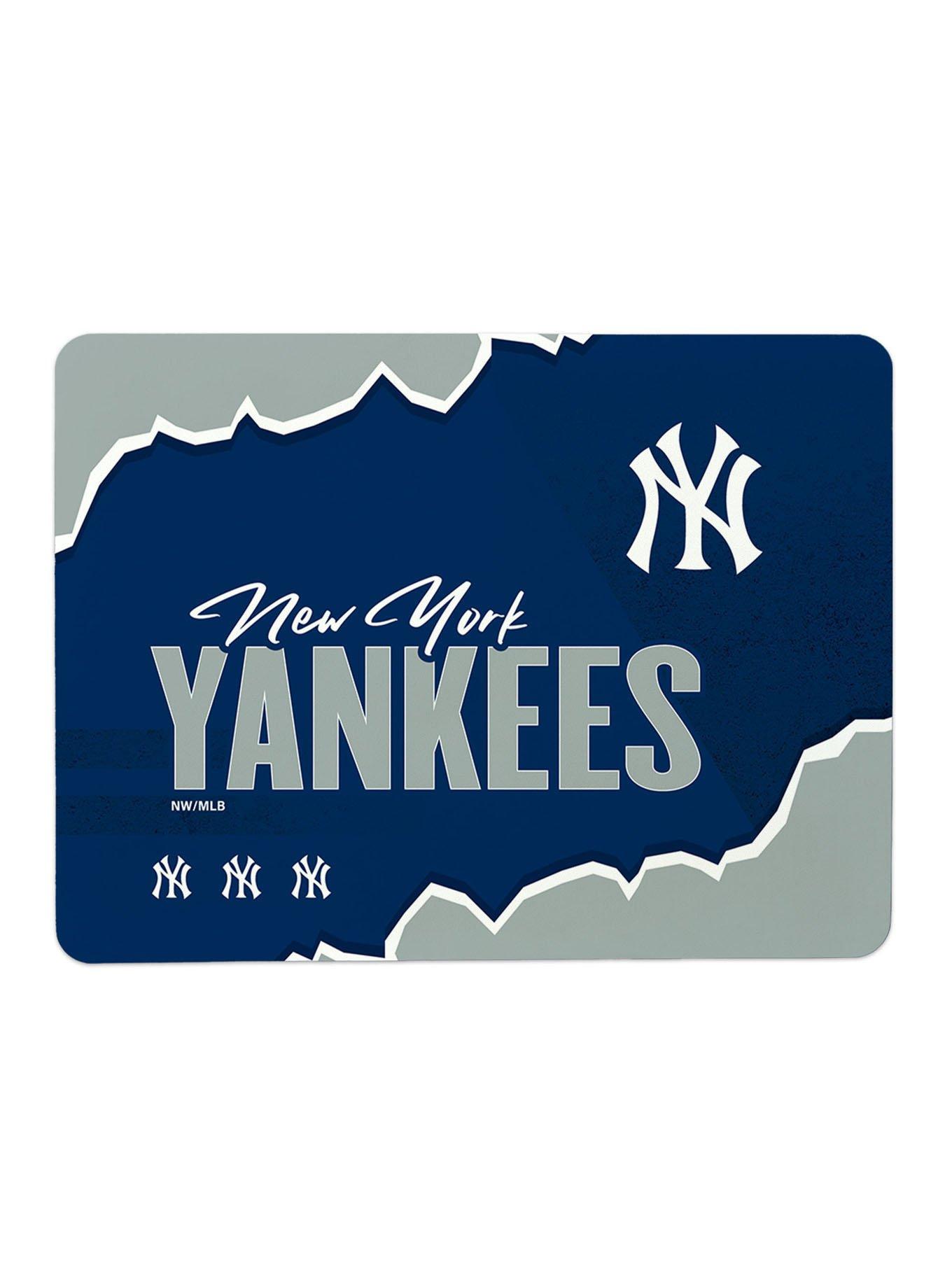 MLB New York Yankees Torn Small Mat