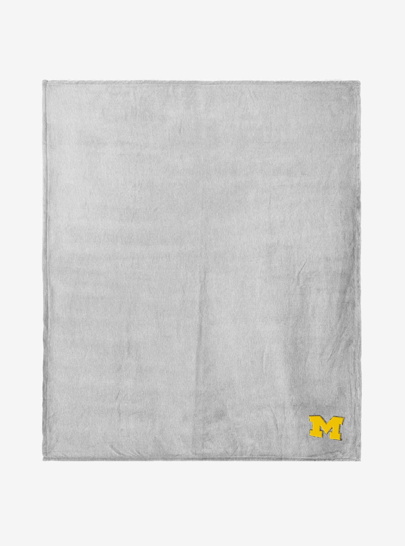 NCAA Michigan Wolverines Logo Sweatshirt Throw Blanket, , hi-res