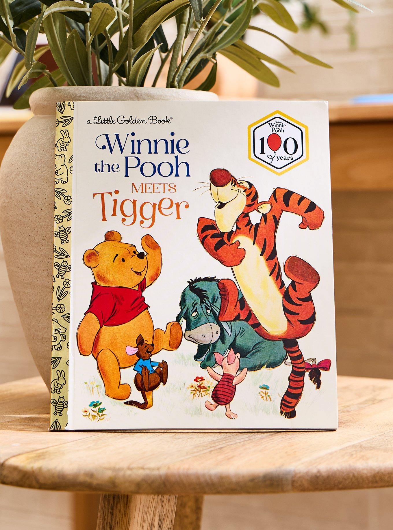 Disney Winnie the Pooh Meets Tigger Little Golden Book