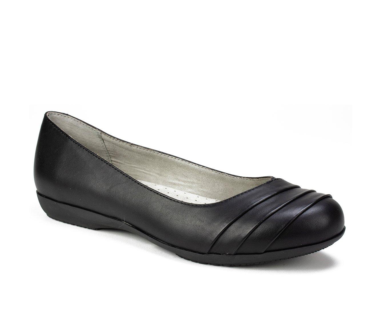 Women's Cliffs by White Mountain Clara Flats