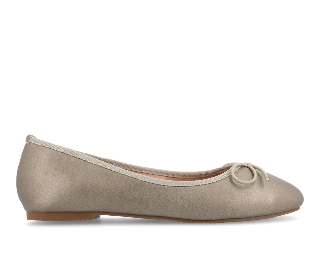 Women's Journee Collection Vika Flats