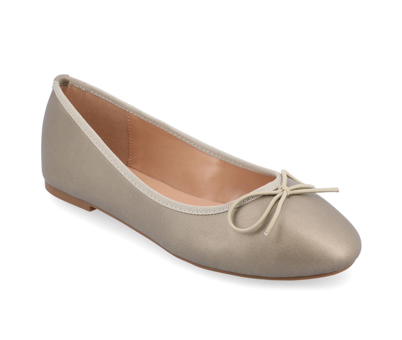 Women's Journee Collection Vika Flats