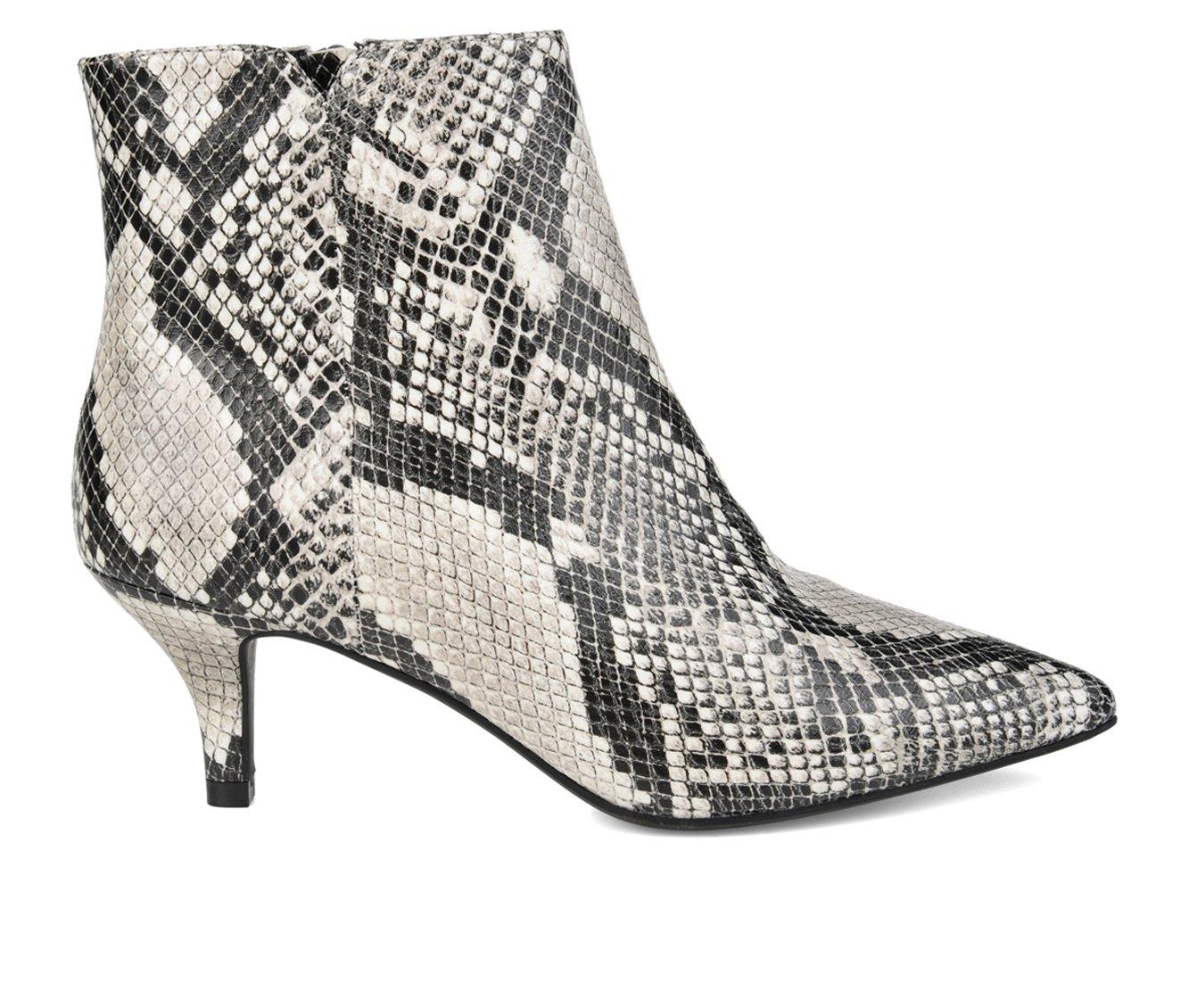 Women's Journee Collection Isobel Kitten Heel Booties