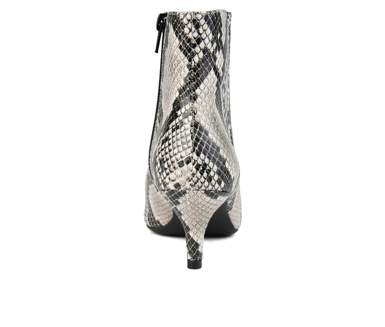 Women's Journee Collection Isobel Kitten Heel Booties