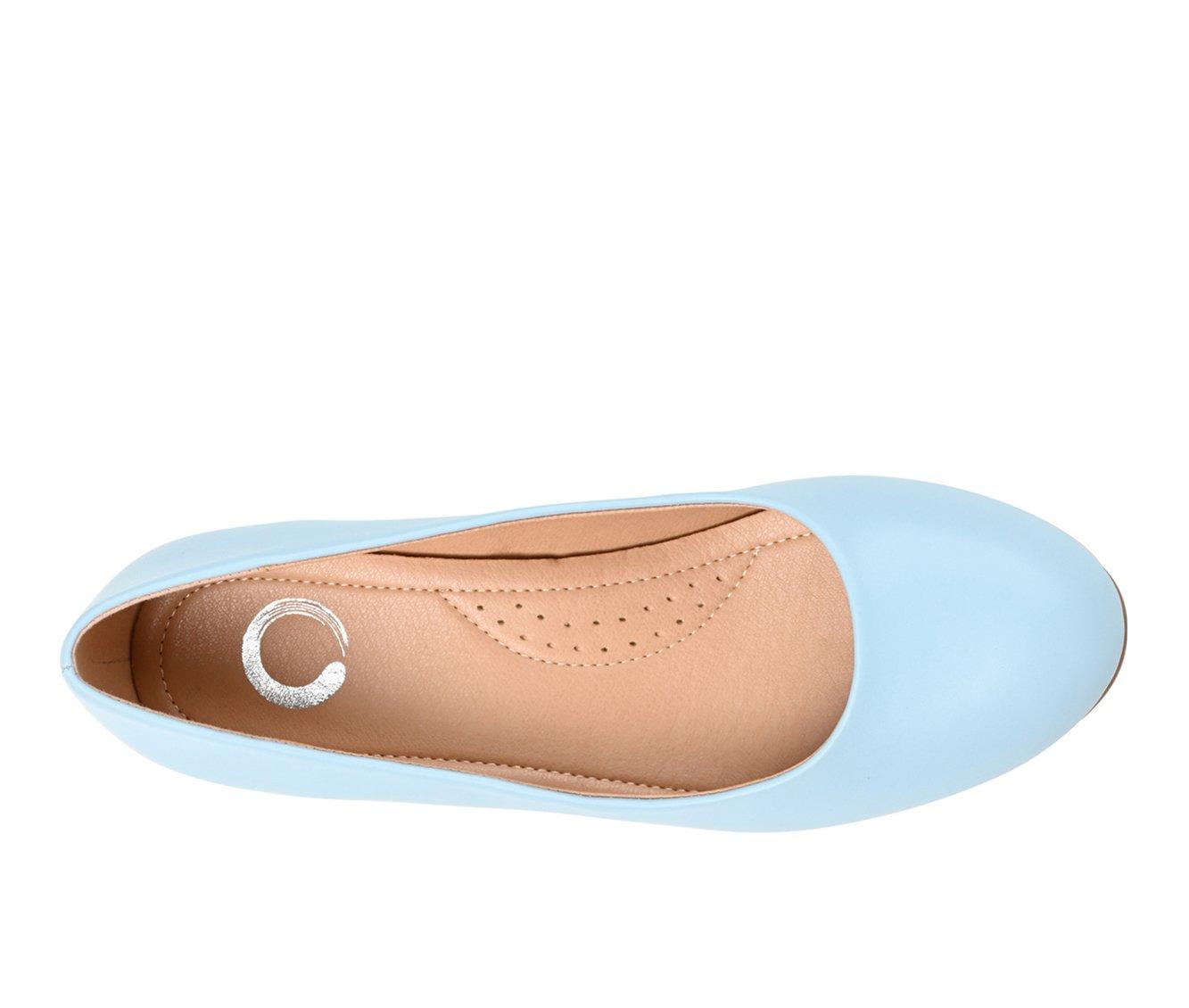 Women's Journee Collection Saar Pumps