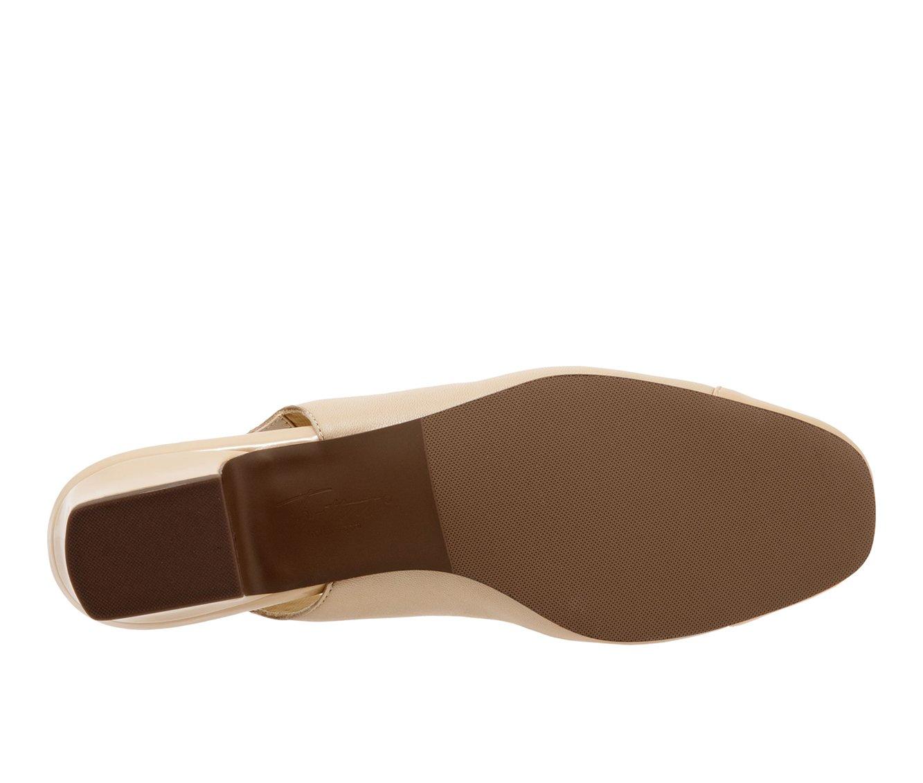 Women's Trotters Dea Pumps