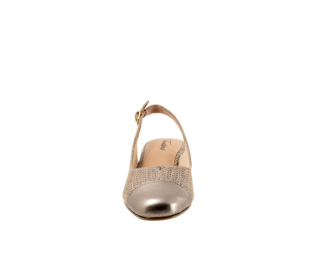 Women's Trotters Dea Pumps