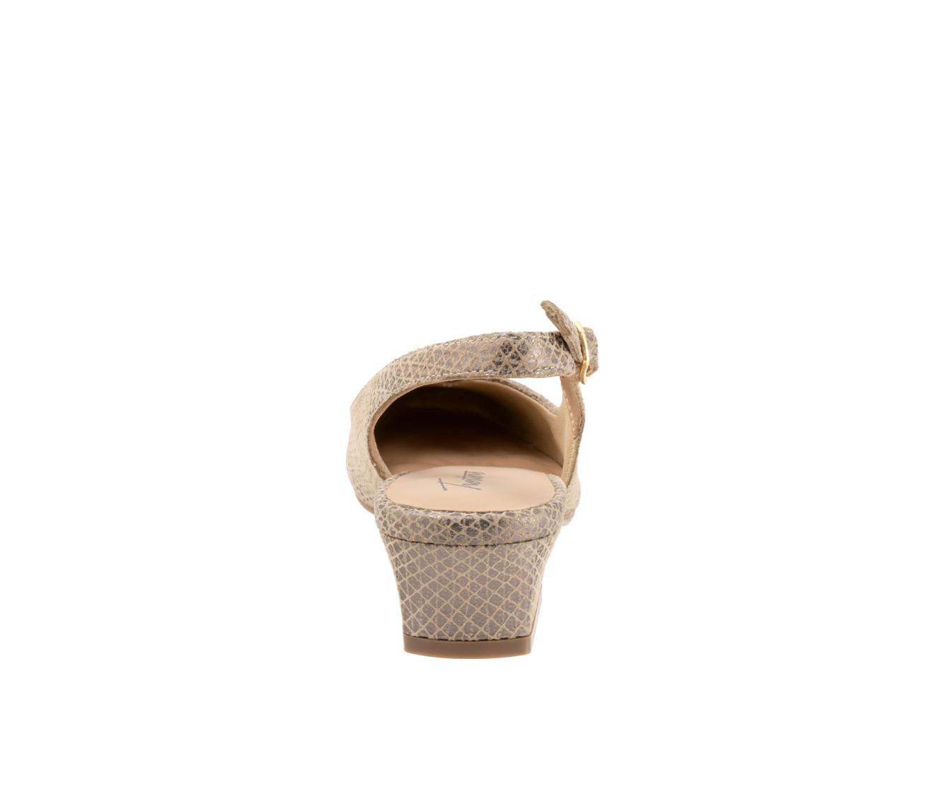 Women's Trotters Dea Pumps