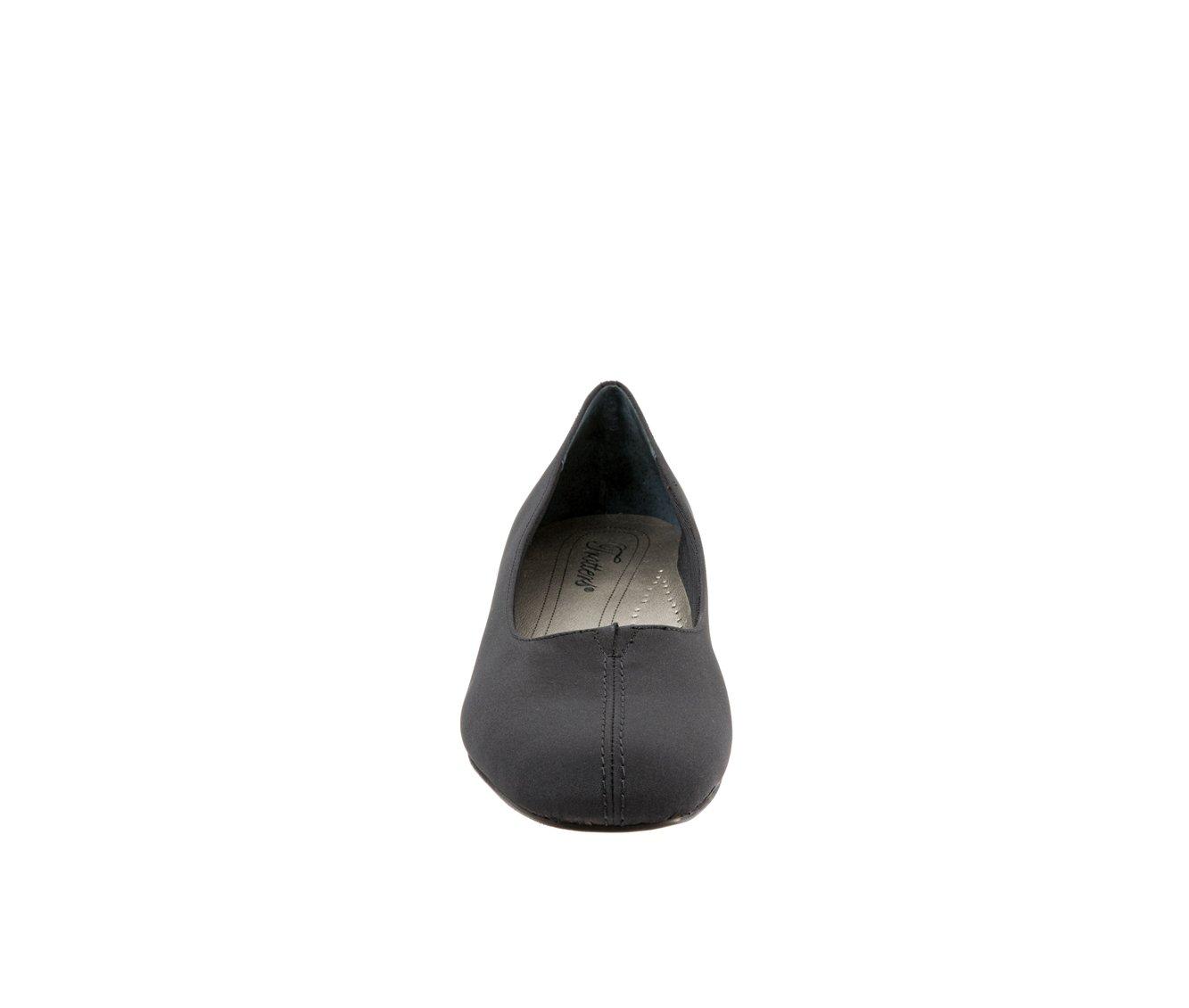 Women's Trotters Doris Pumps