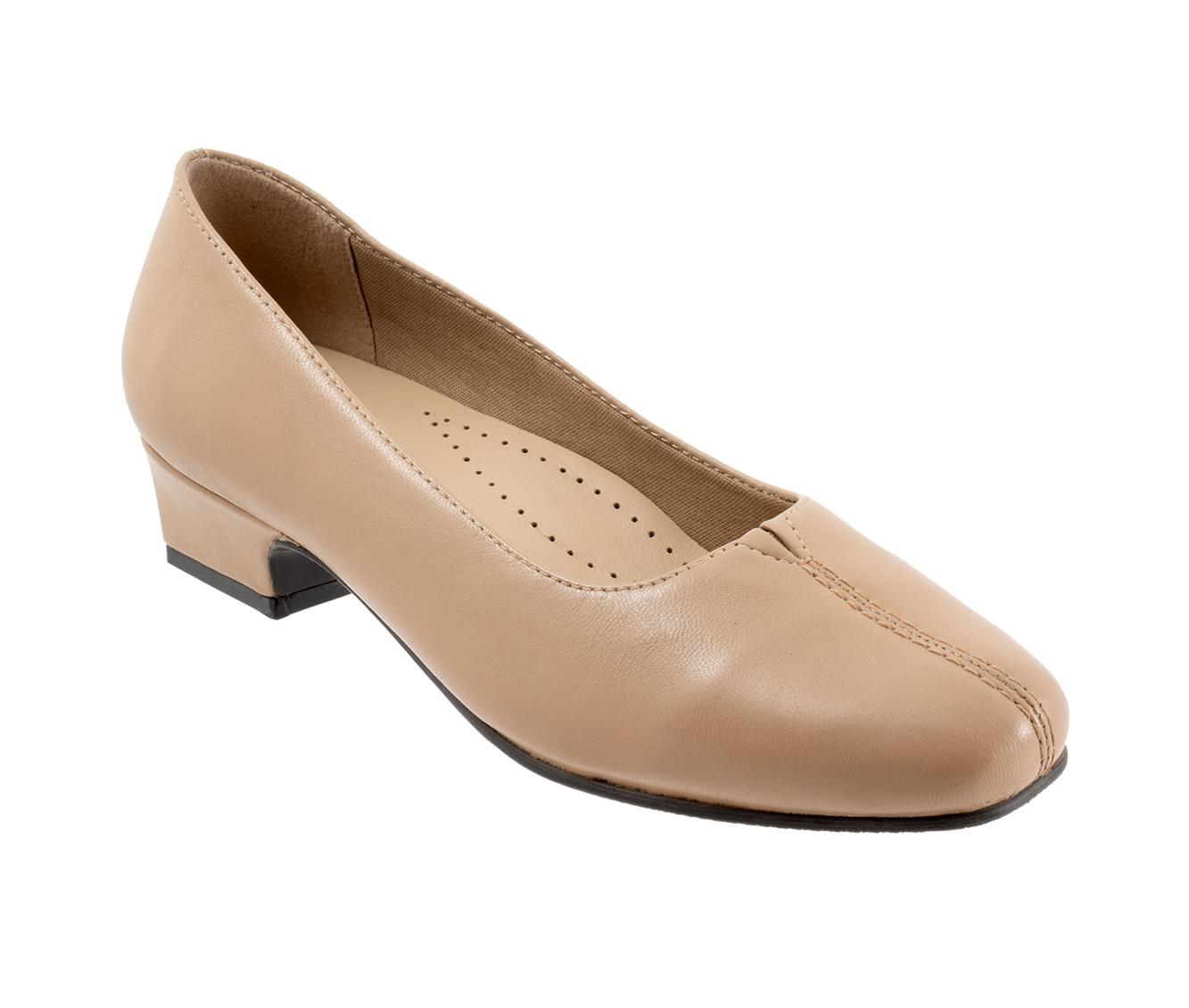 Women's Trotters Doris Pumps