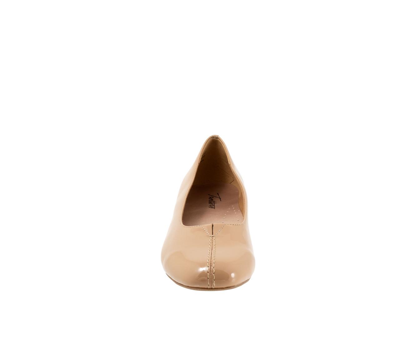 Women's Trotters Doris Pumps