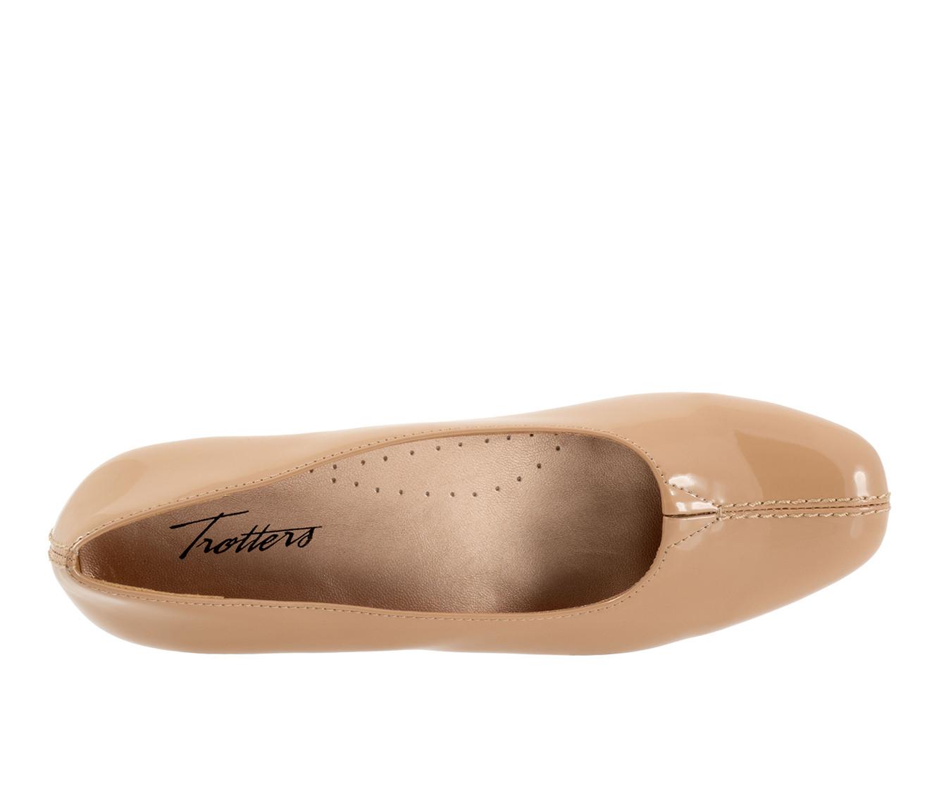 Women's Trotters Doris Pumps