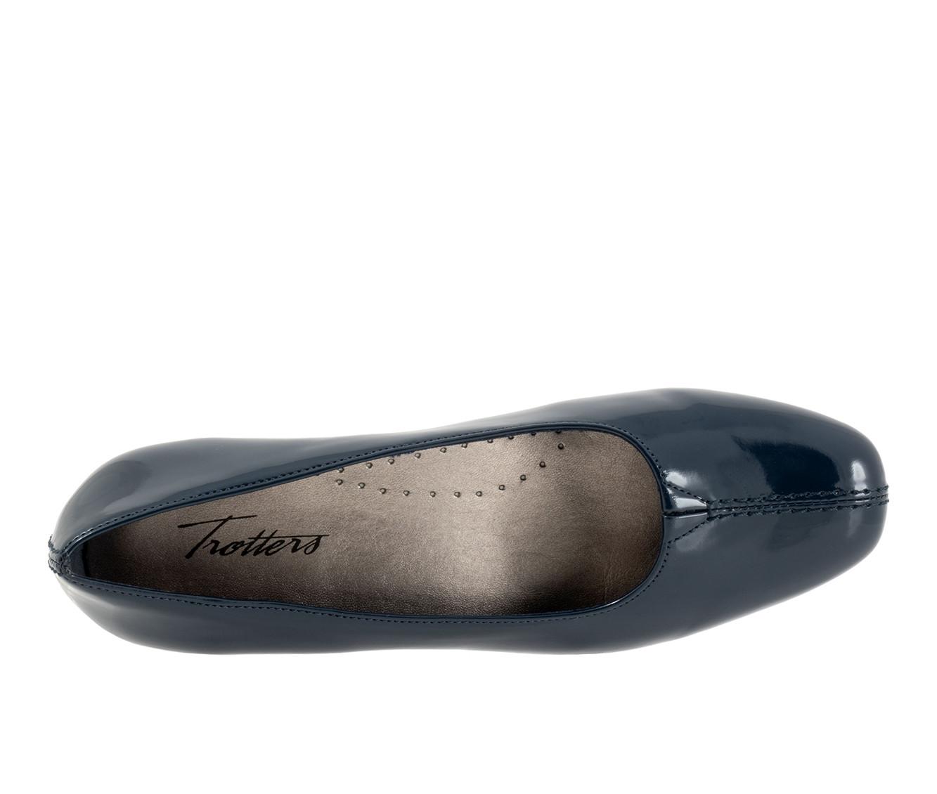 Women's Trotters Doris Pumps