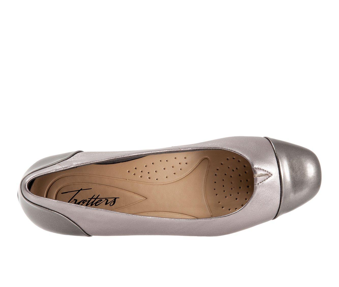 Women's Trotters Daisy Pumps