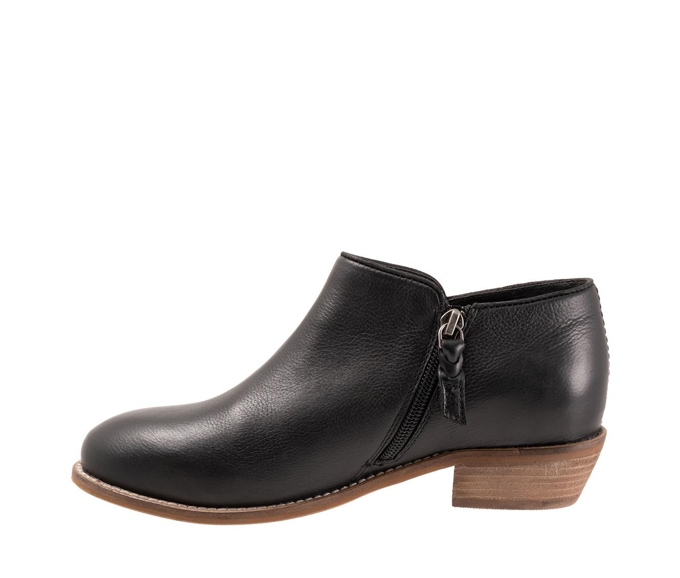 Women's Softwalk Rocklin Booties