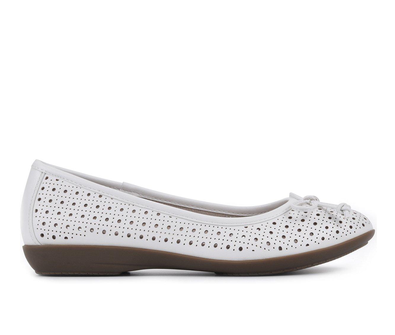 Women's Cliffs by White Mountain Cheryl Flats