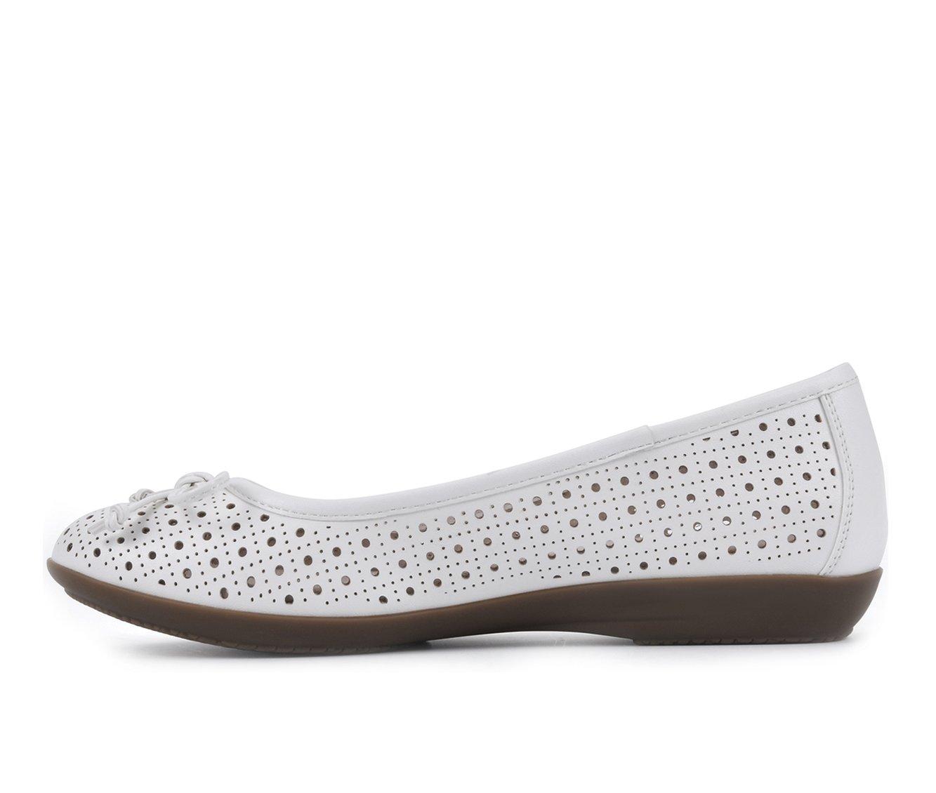 Women's Cliffs by White Mountain Cheryl Flats