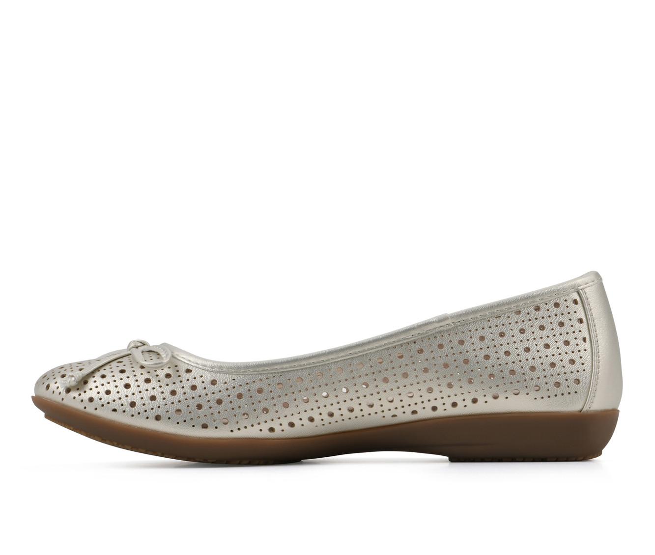 Women's Cliffs by White Mountain Cheryl Flats