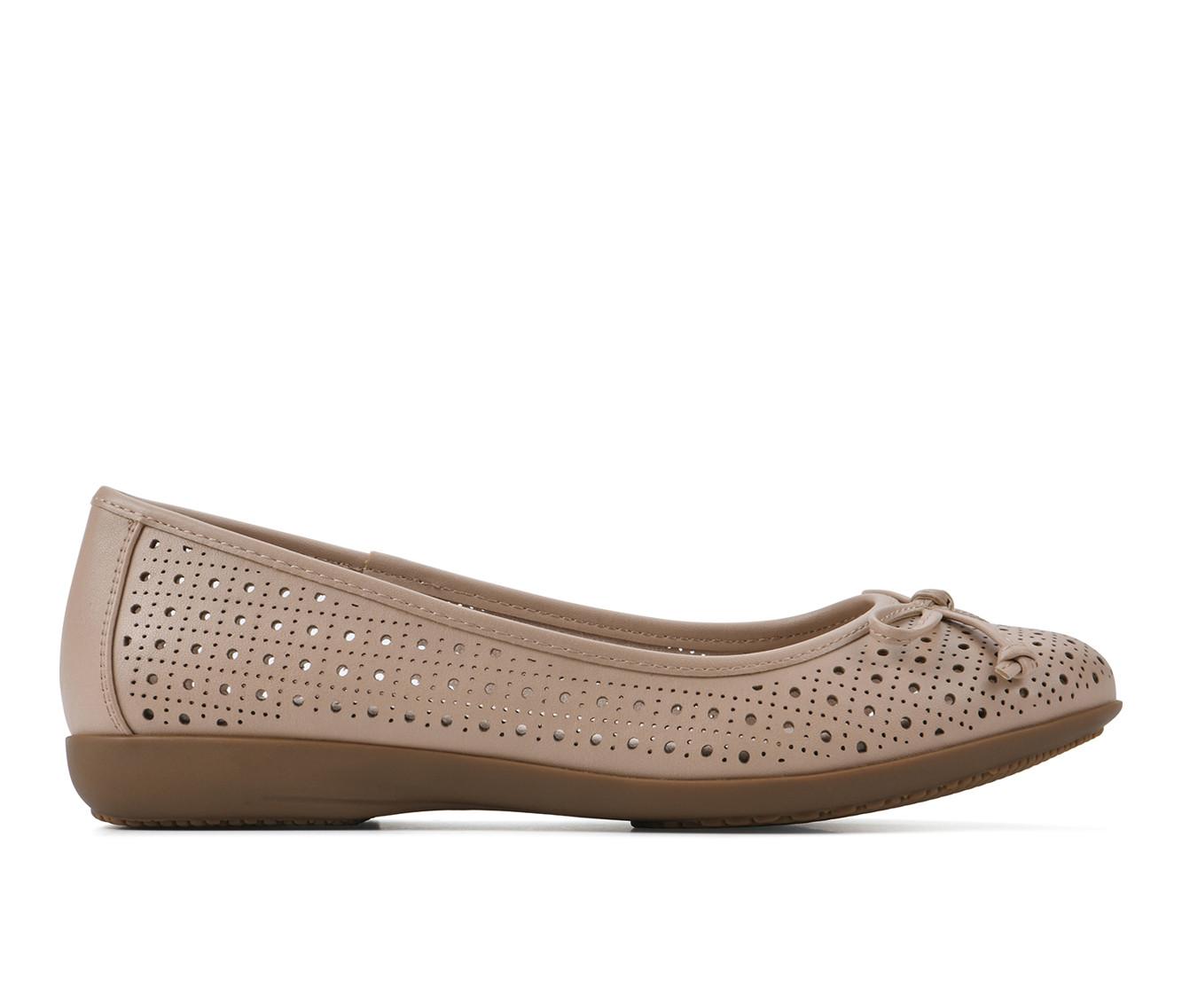 Women's Cliffs by White Mountain Cheryl Flats