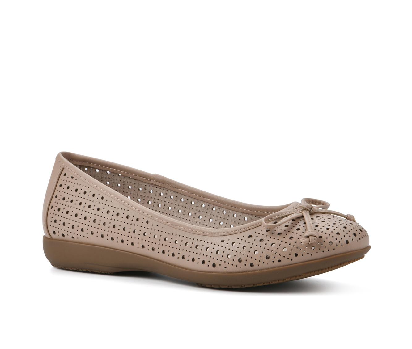 Women's Cliffs by White Mountain Cheryl Flats