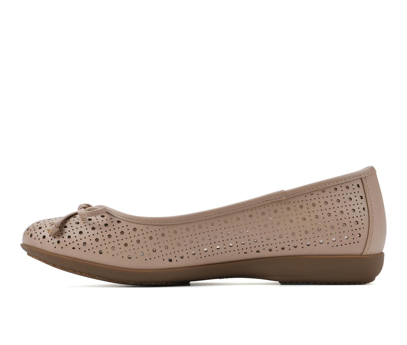 Women's Cliffs by White Mountain Cheryl Flats