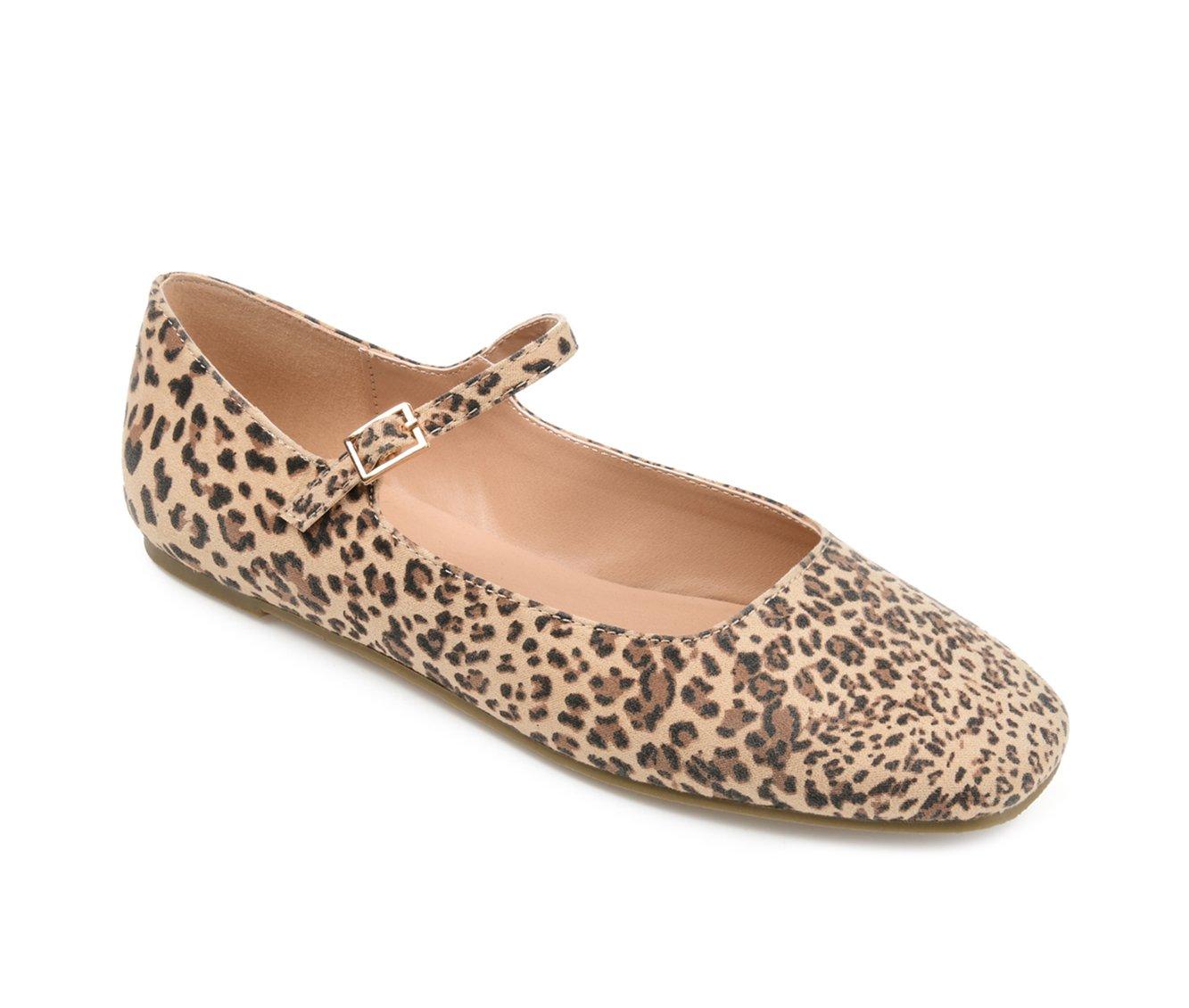 Women's Journee Collection Carrie Flats