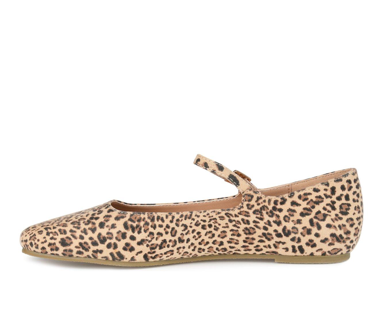 Women's Journee Collection Carrie Flats