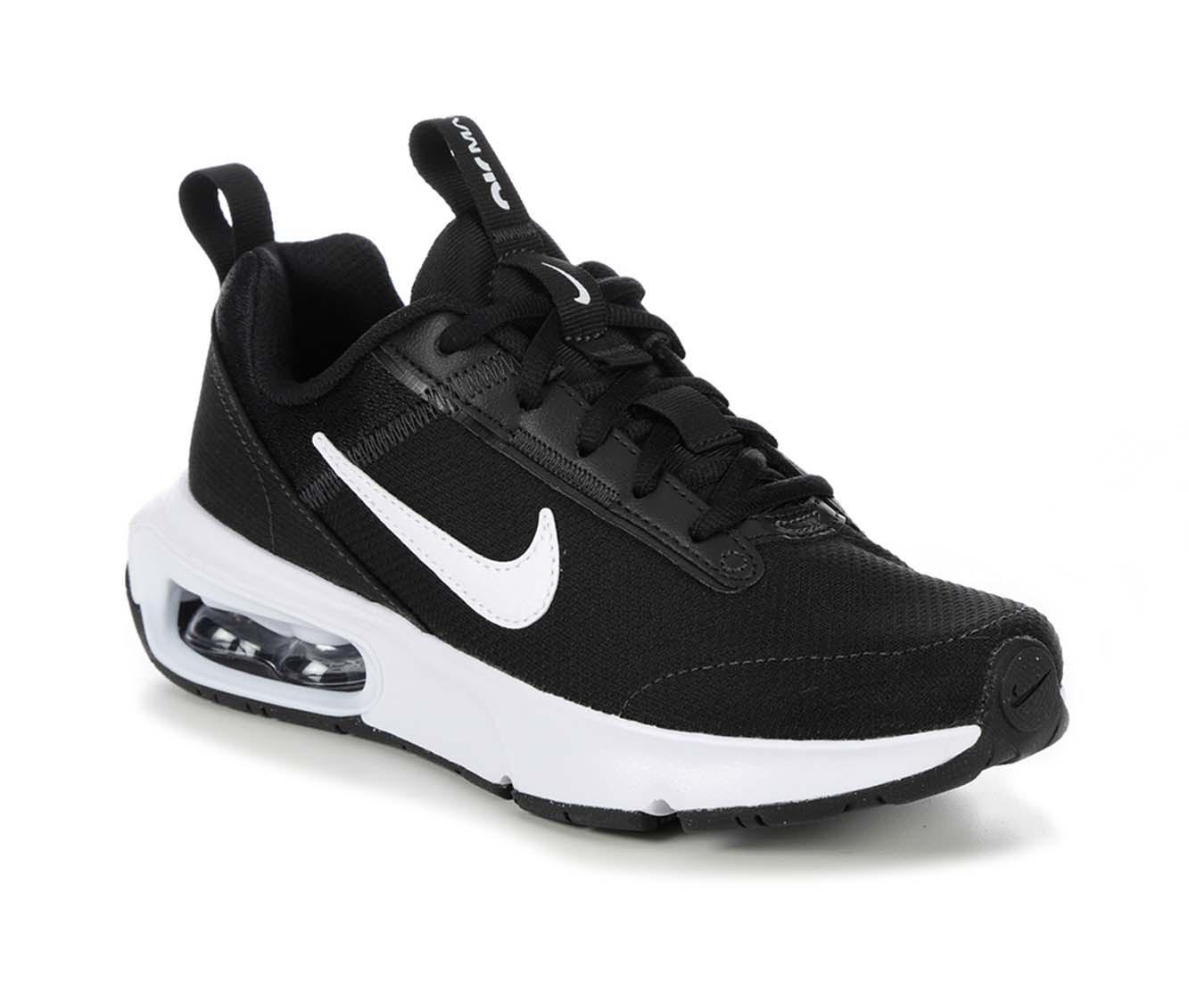 Air max oketo hot sale black and white