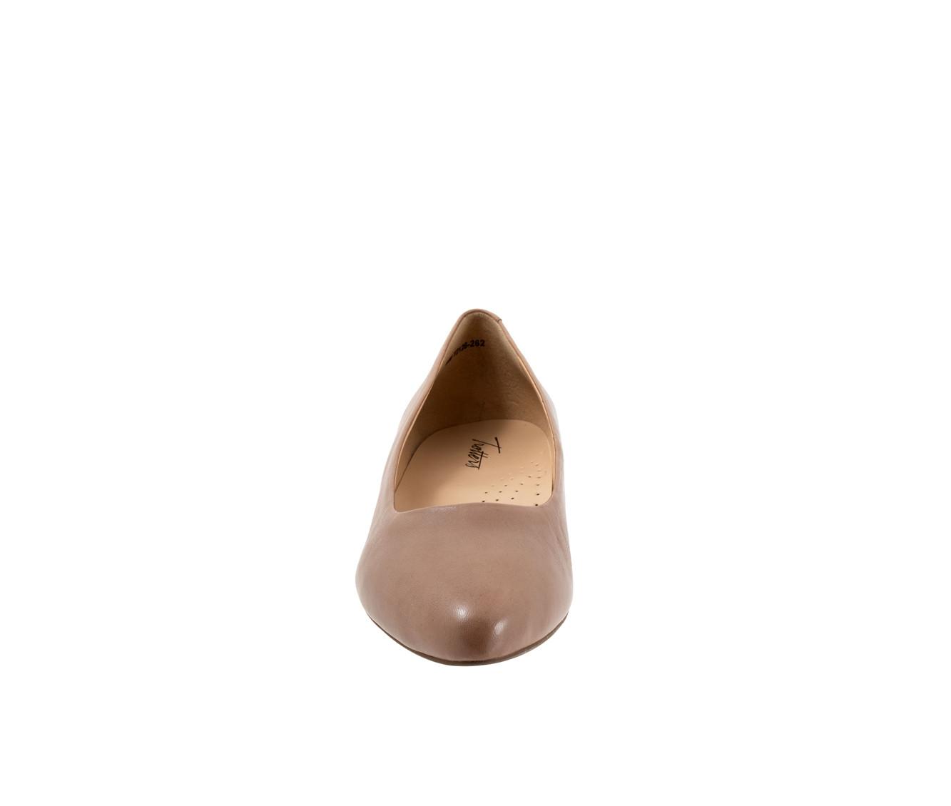 Women's Trotters Jewel Pumps