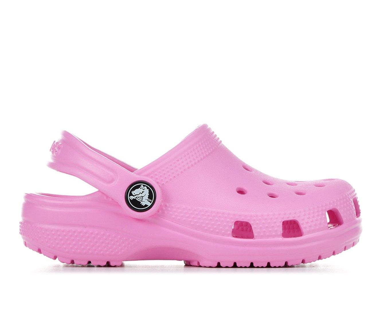 Does shoe shop carnival sell crocs